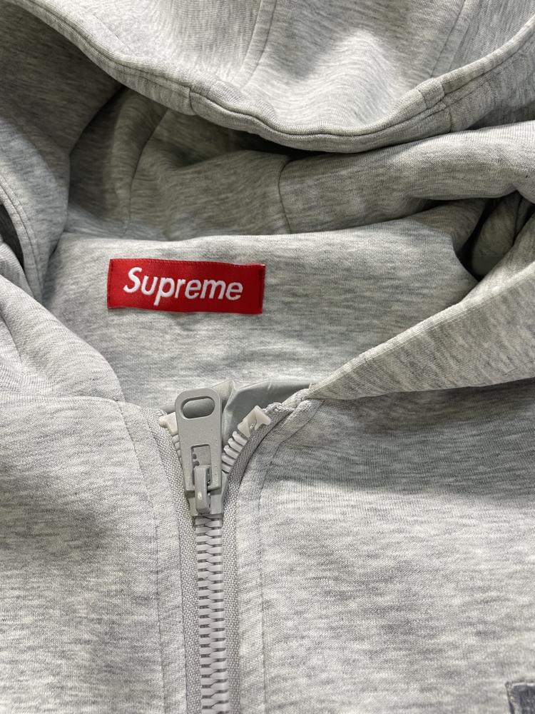 КУРТКИ Supreme