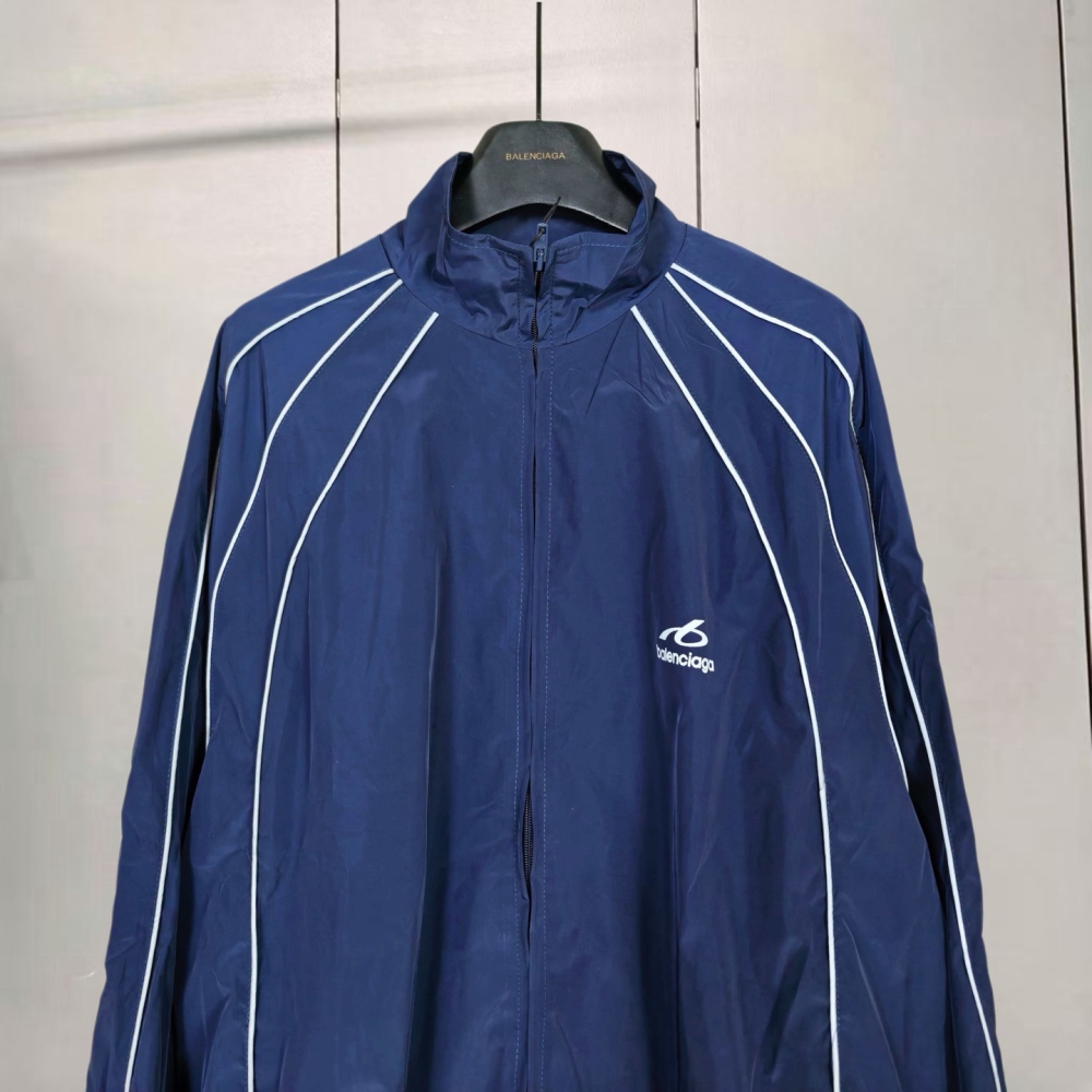 КУРТКИ Balenciaga