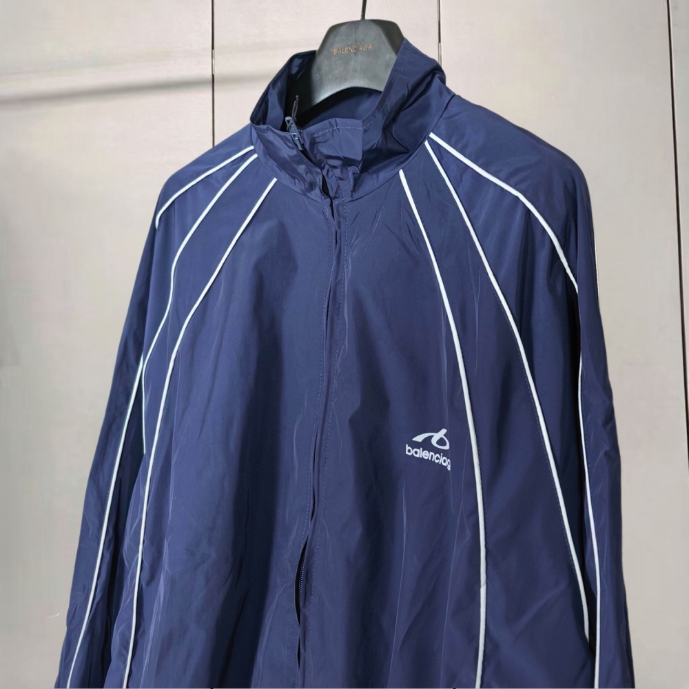 КУРТКИ Balenciaga