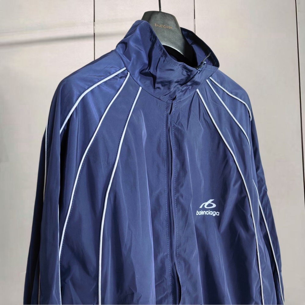 КУРТКИ Balenciaga