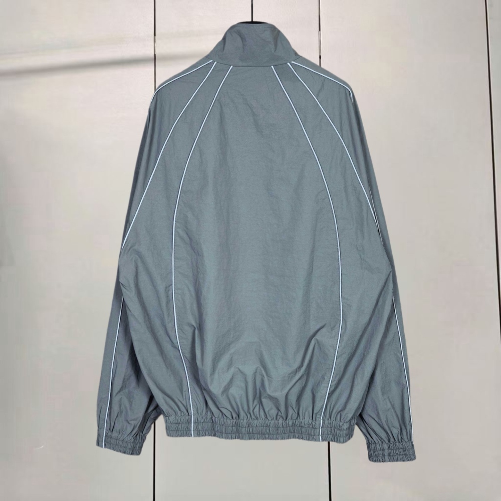 КУРТКИ Balenciaga