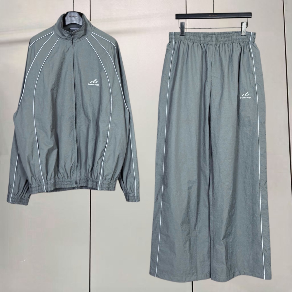 КУРТКИ Balenciaga