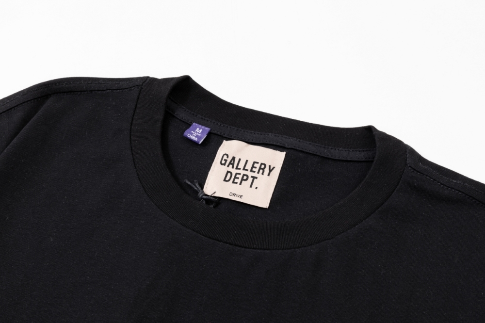 ФУТБОЛКИ Gallery Dept