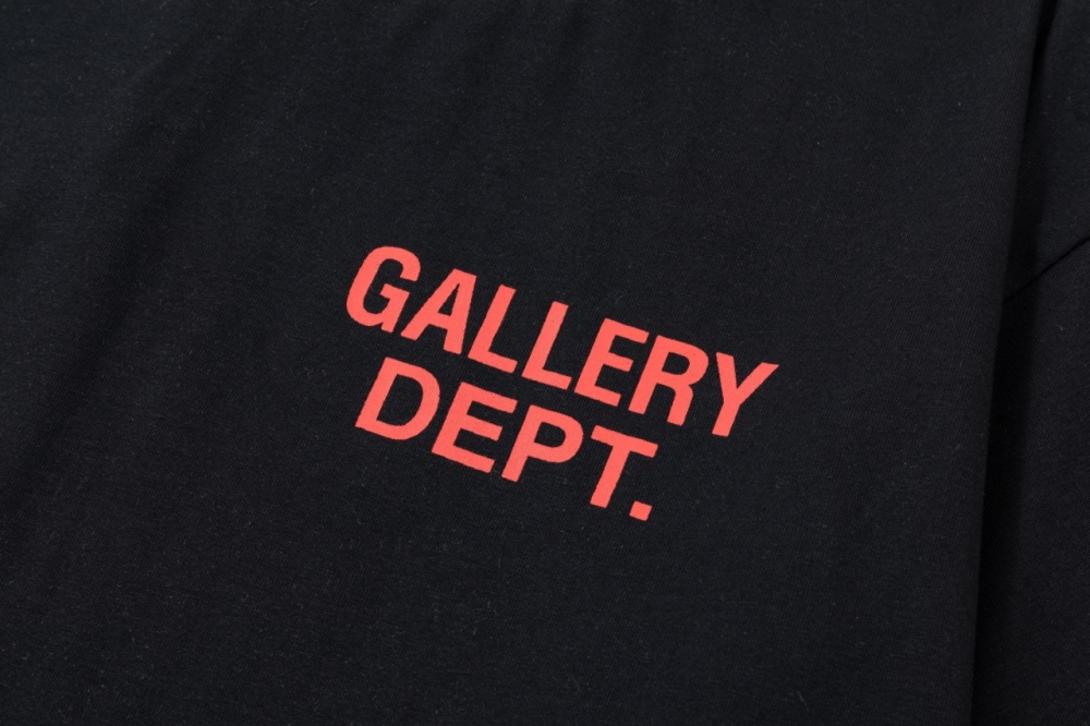 ФУТБОЛКИ Gallery Dept