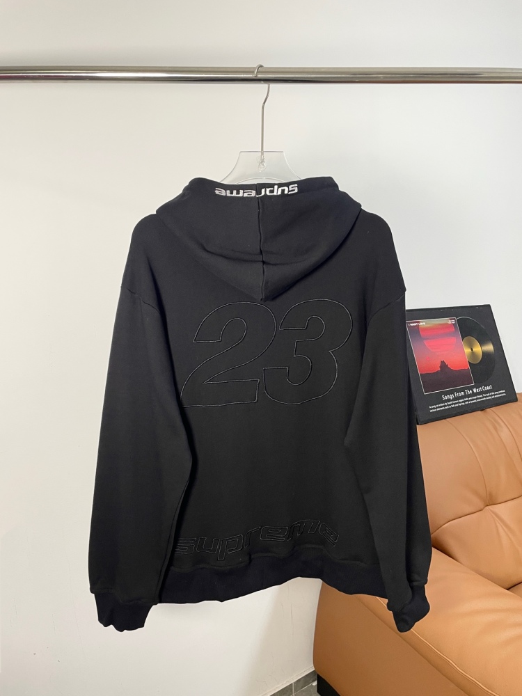 ХУДИ Supreme