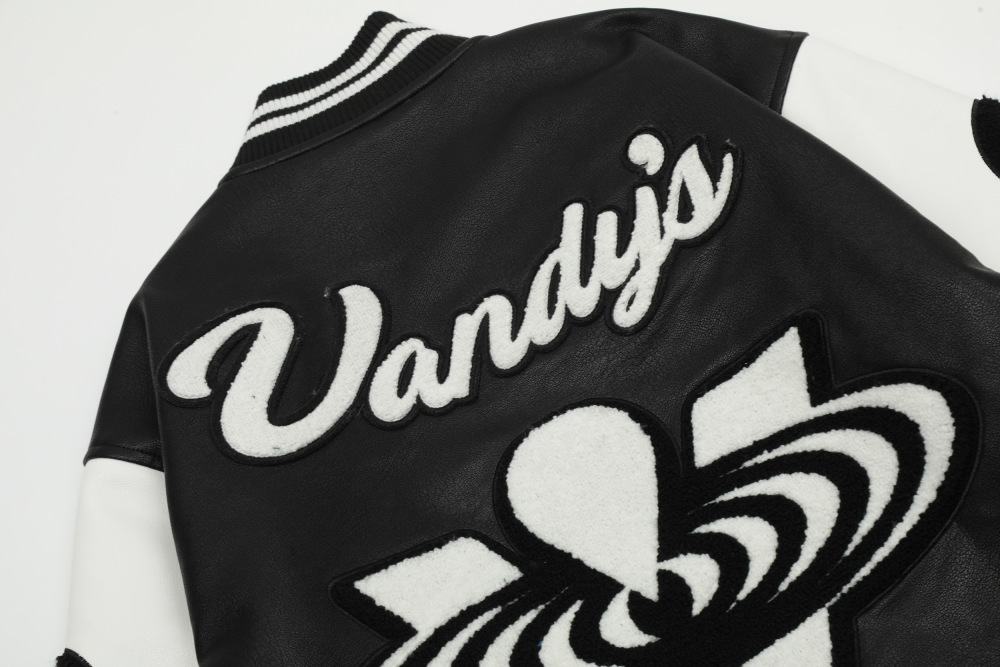 КУРТКИ Vandy