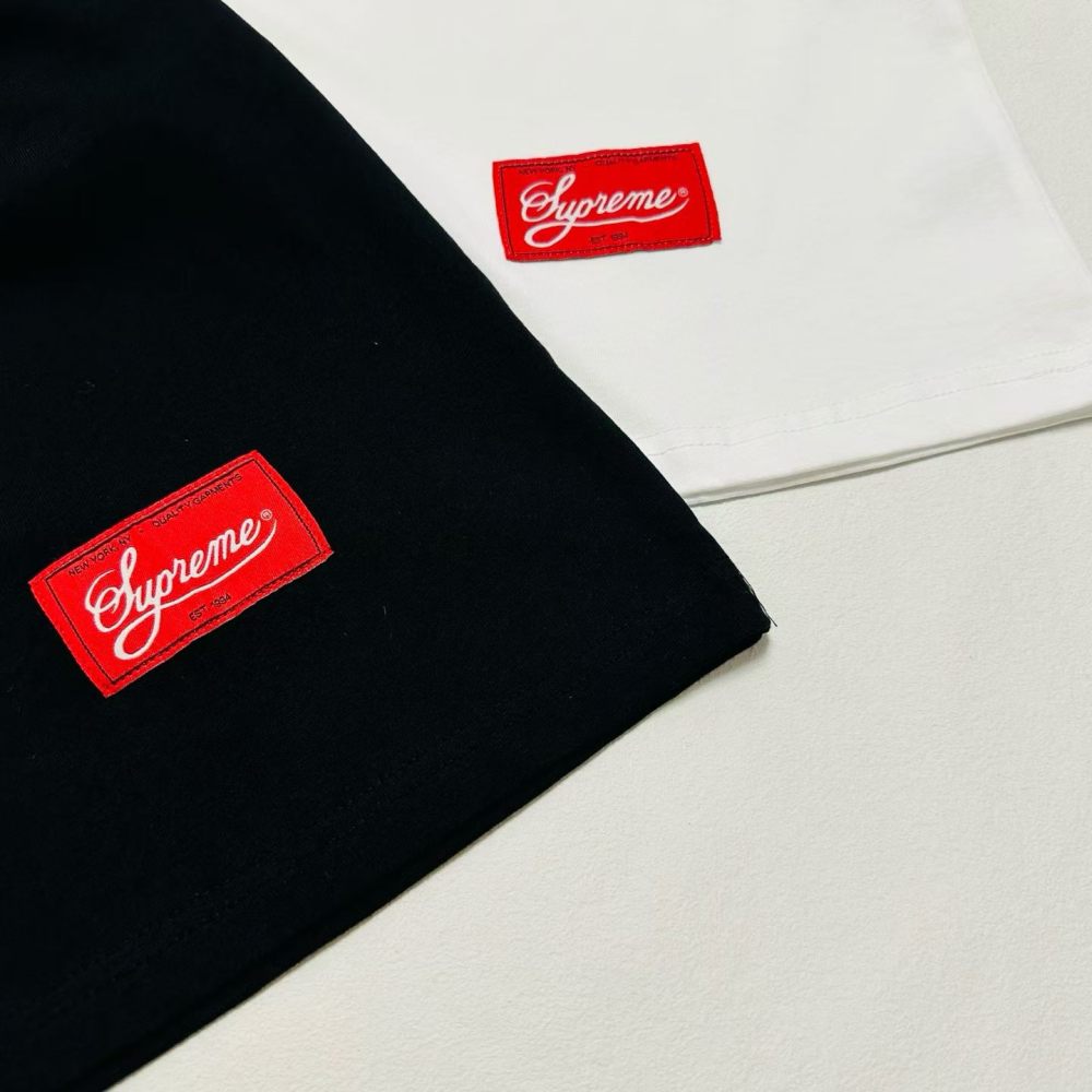ХУДИ Supreme