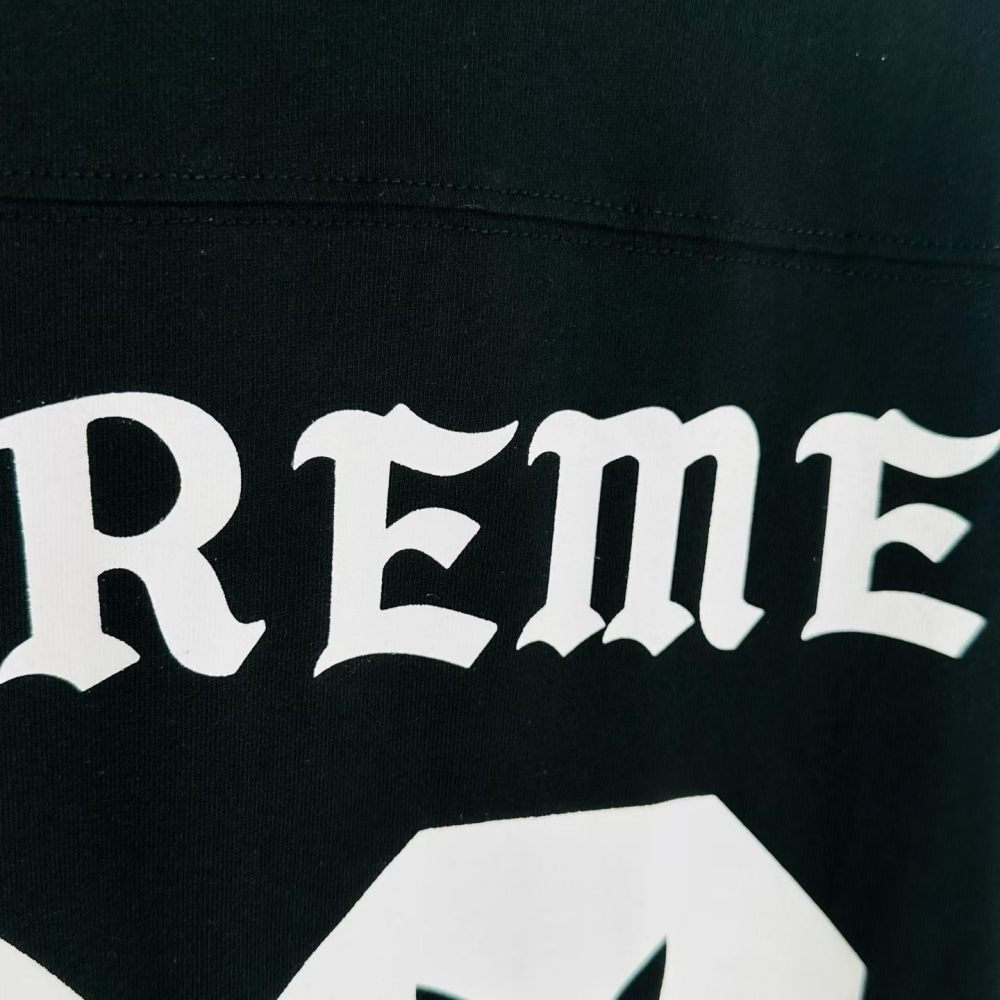 ХУДИ Supreme