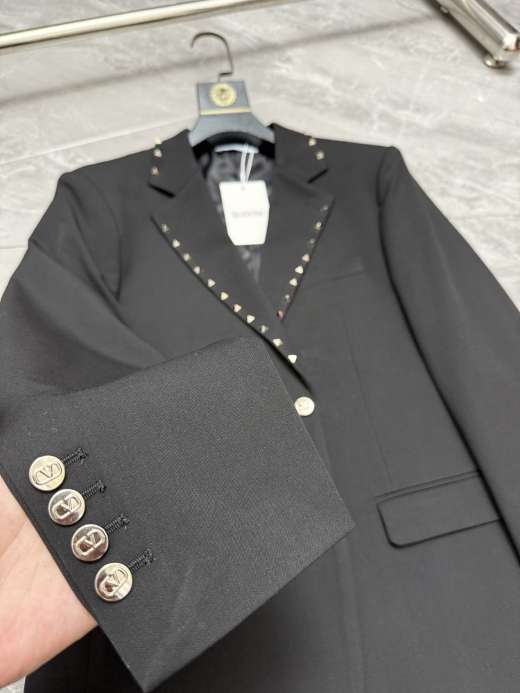 КУРТКИ Valentino