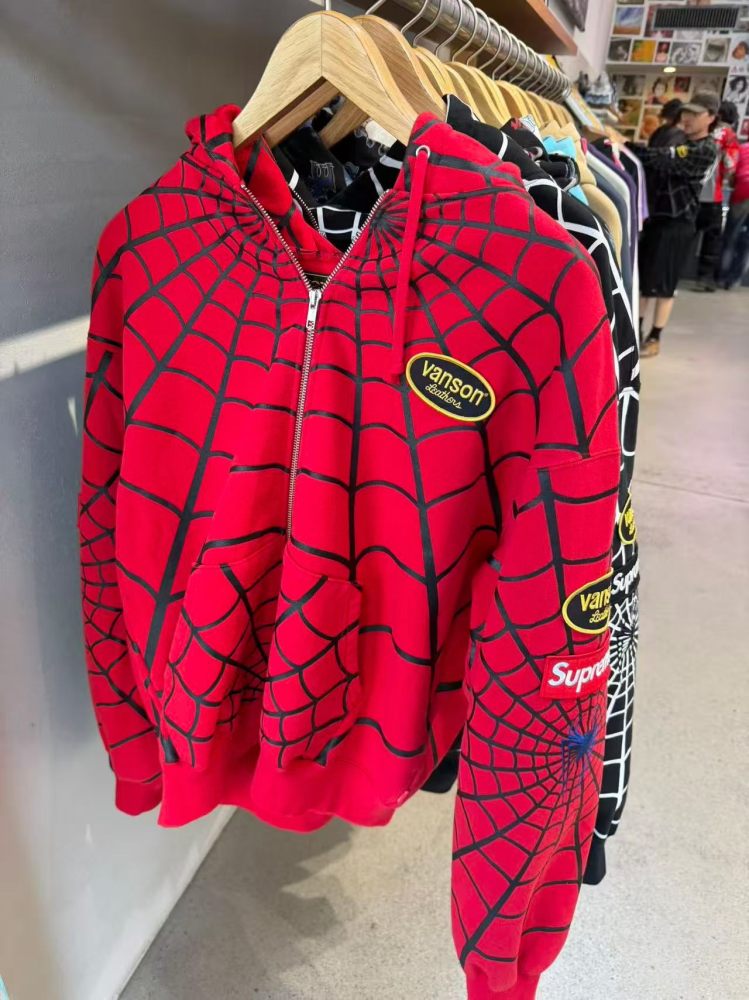 ХУДИ Supreme
