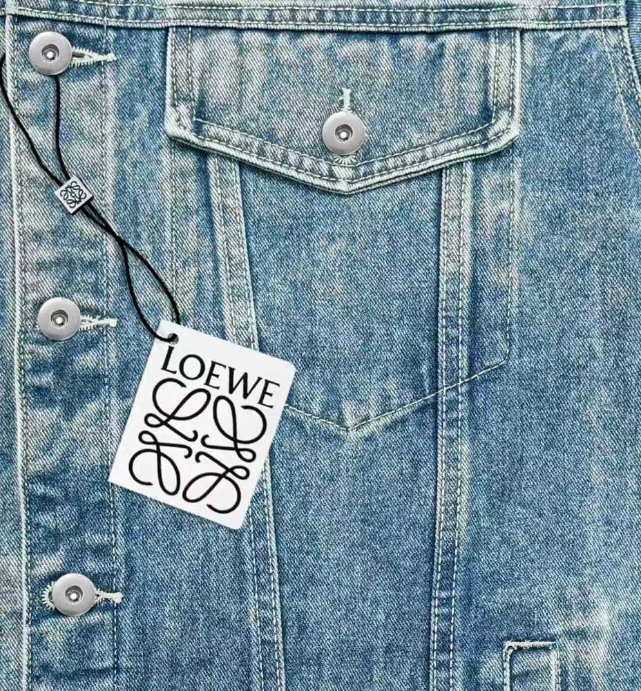 КУРТКИ Loewe