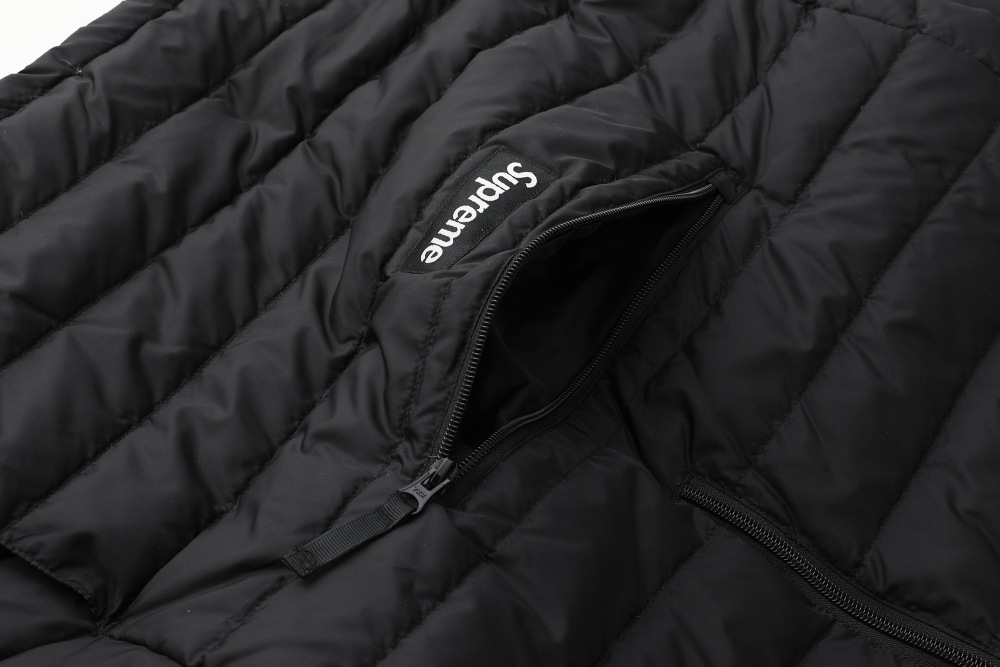 КУРТКИ Supreme