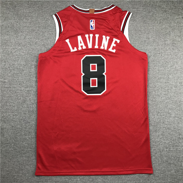 Bull 8 Red