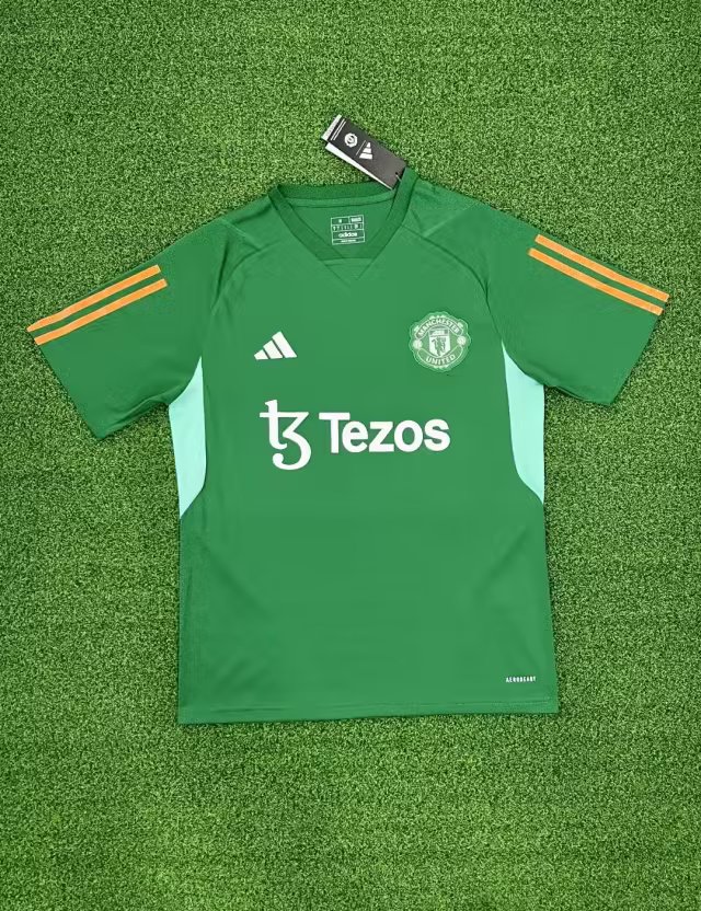 24-25 Manchester United pre match training kit