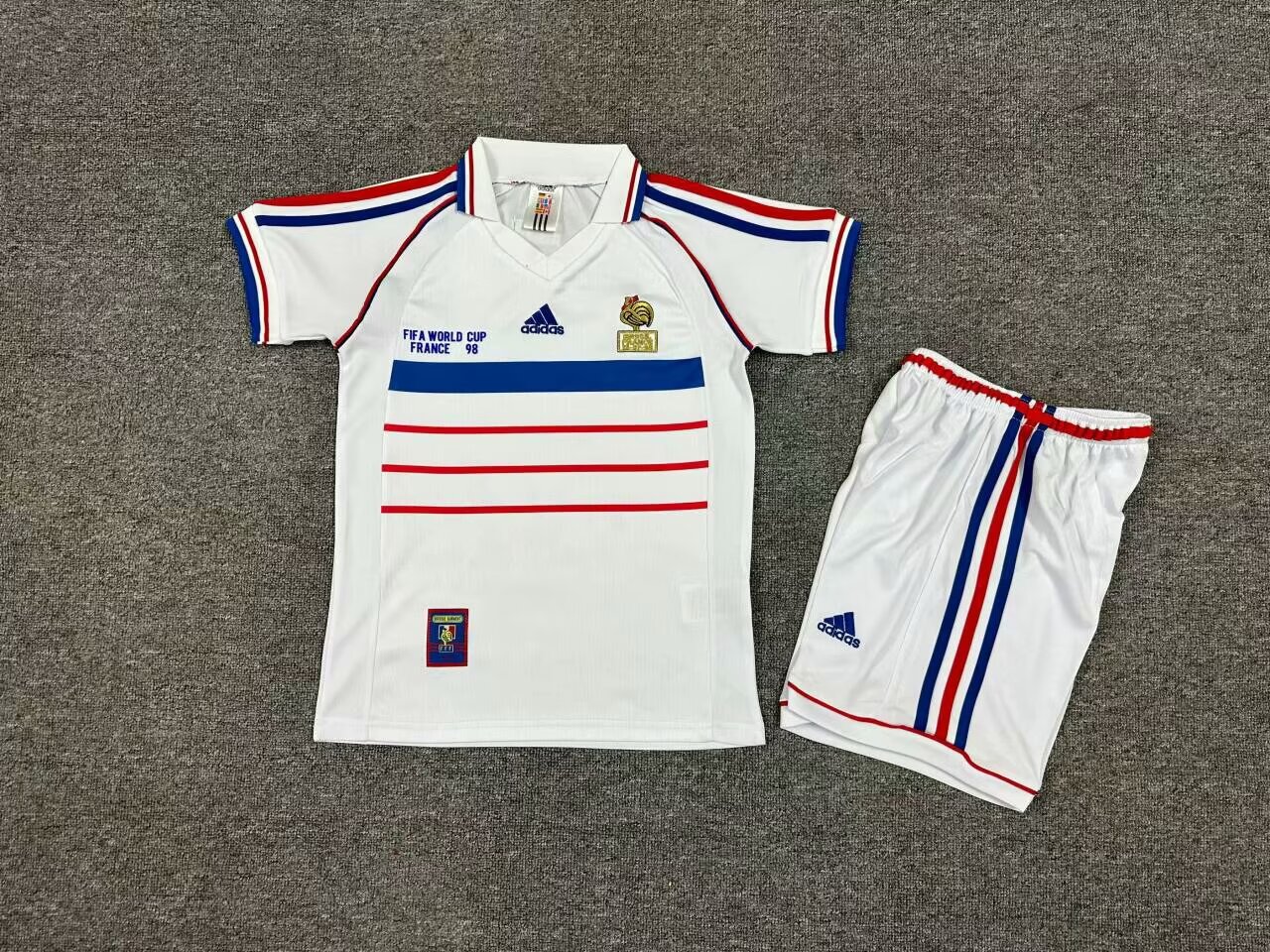 98 French away kids