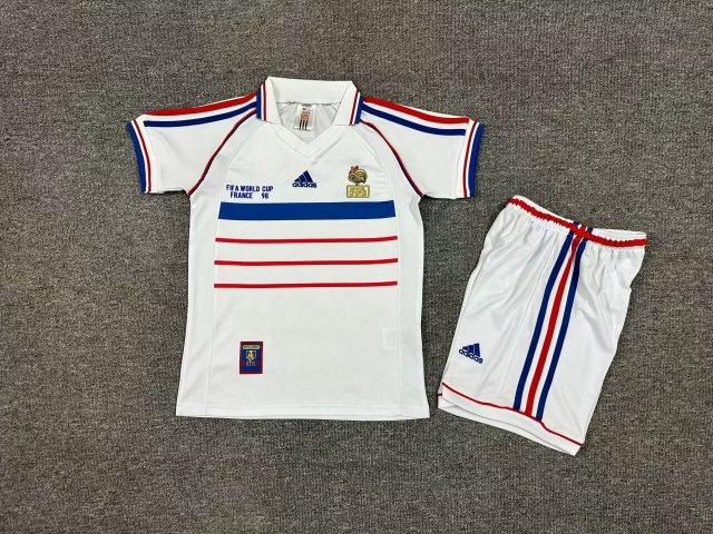 98 French away kids