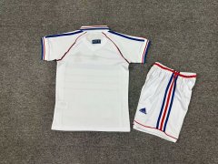 98 French away kids
