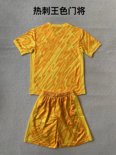 24-25 Tottenham Hotspur Yellow Goalkeeper Kids+Adult Set