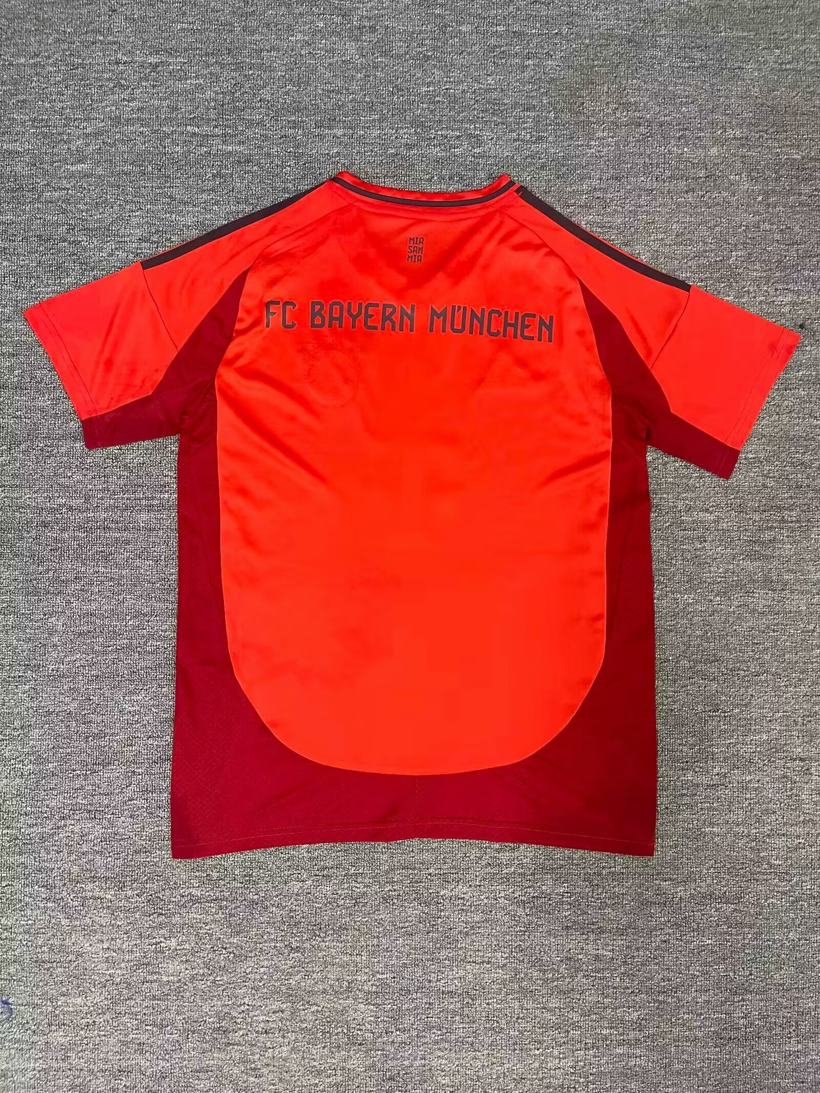24-25 Bayern, Home