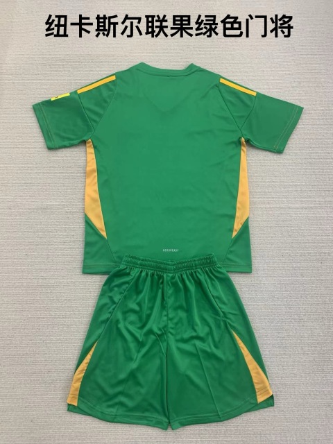 24-25 Newcastle Green Goalkeeper Kids+Adult Set