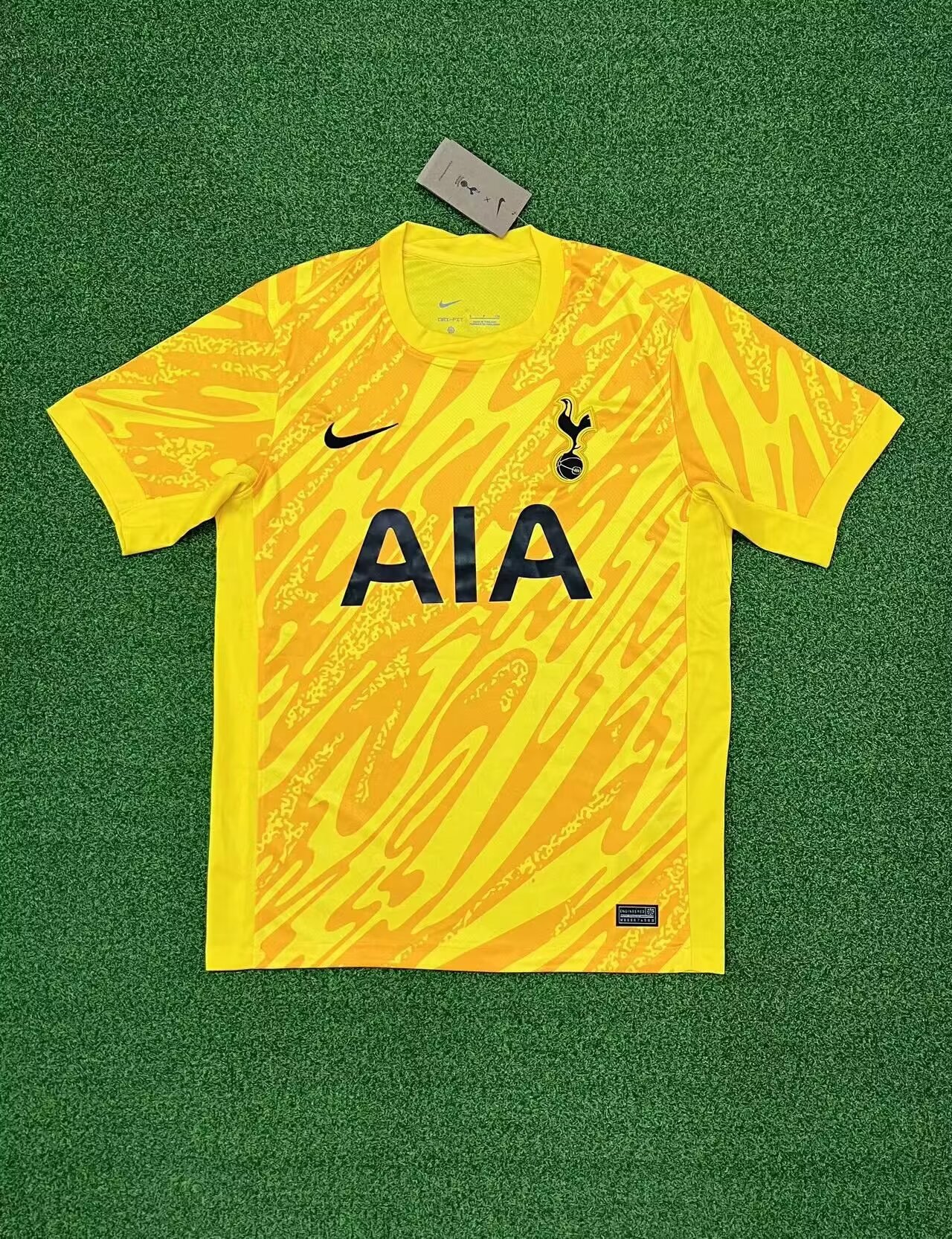 24-25 Tottenham goalkeeper