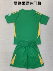 24-25 Manchester United Green Goalkeeper Kids+Adult Set