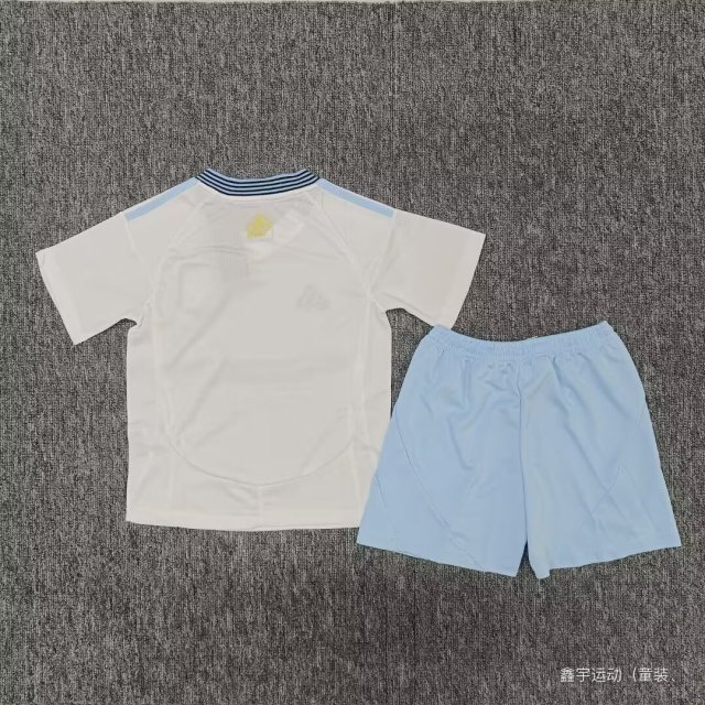 24-25 Aston Villa away kids