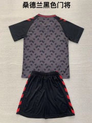 24-25 Sunderland Black Goalkeeper Kids+Adult Set
