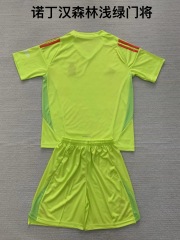 24-25 Nottingham Forest Light Green Goalkeeper Kids+Adult Set