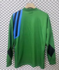 Retro, 1992-93 Manchester United goalkeeper green long sleeved