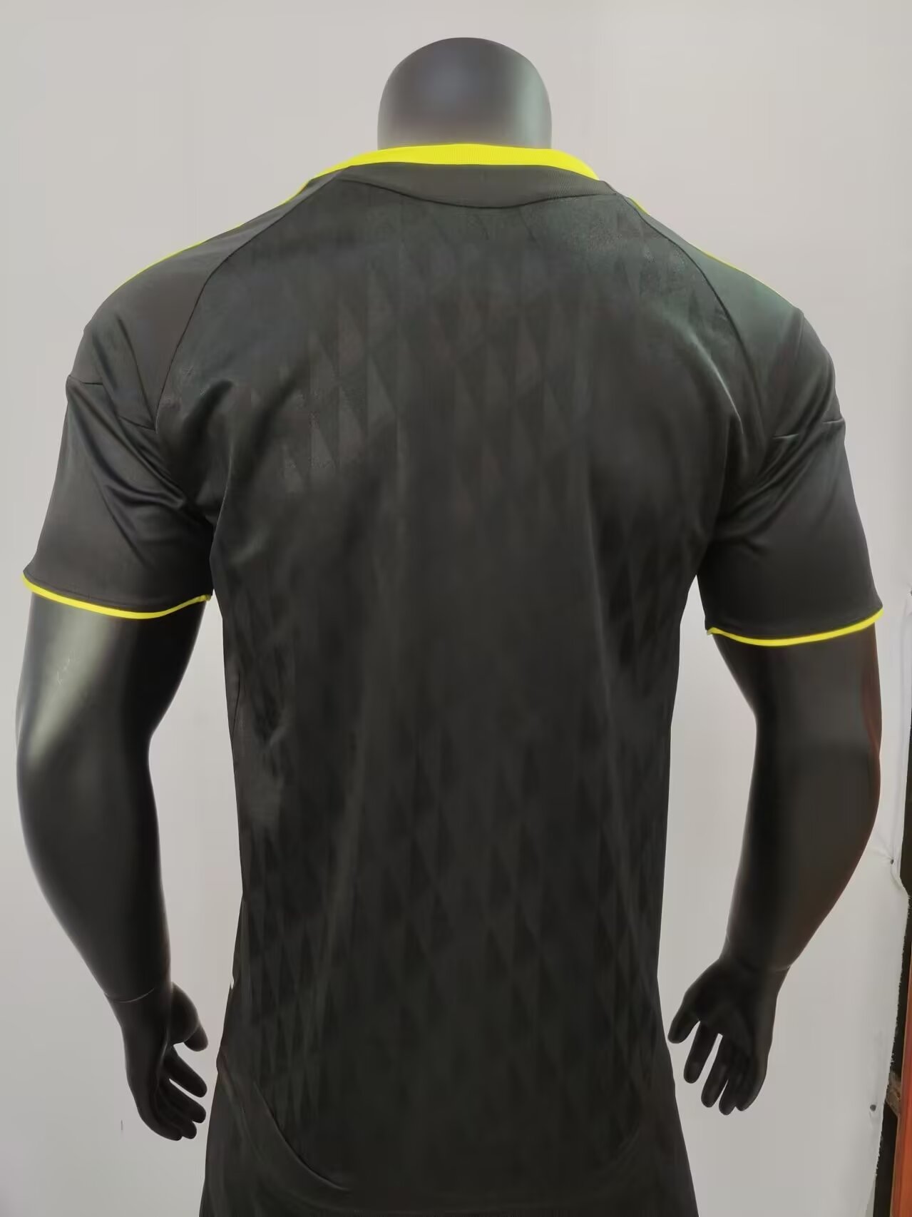 Retro, Retro 10-11 Liverpool 2 away game