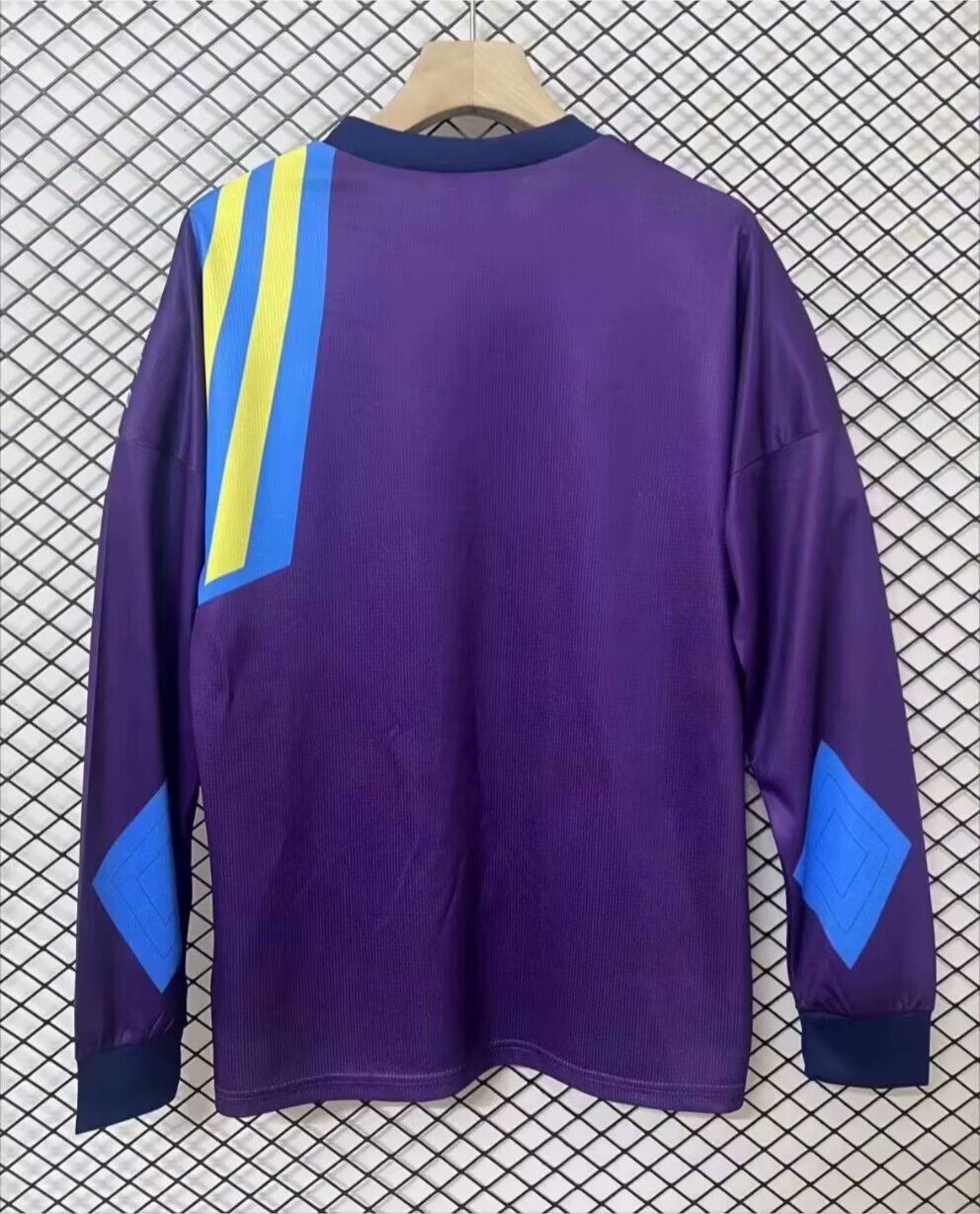 Retro, 1992-93 Manchester United goalkeeper purple long sleeved