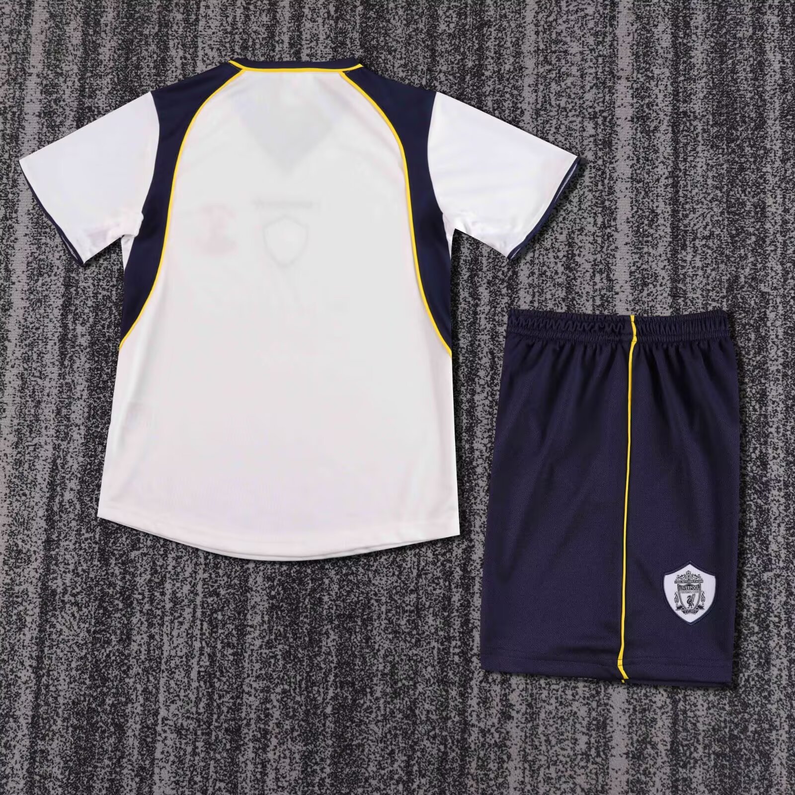 Retro 01-02 Liverpool away kids