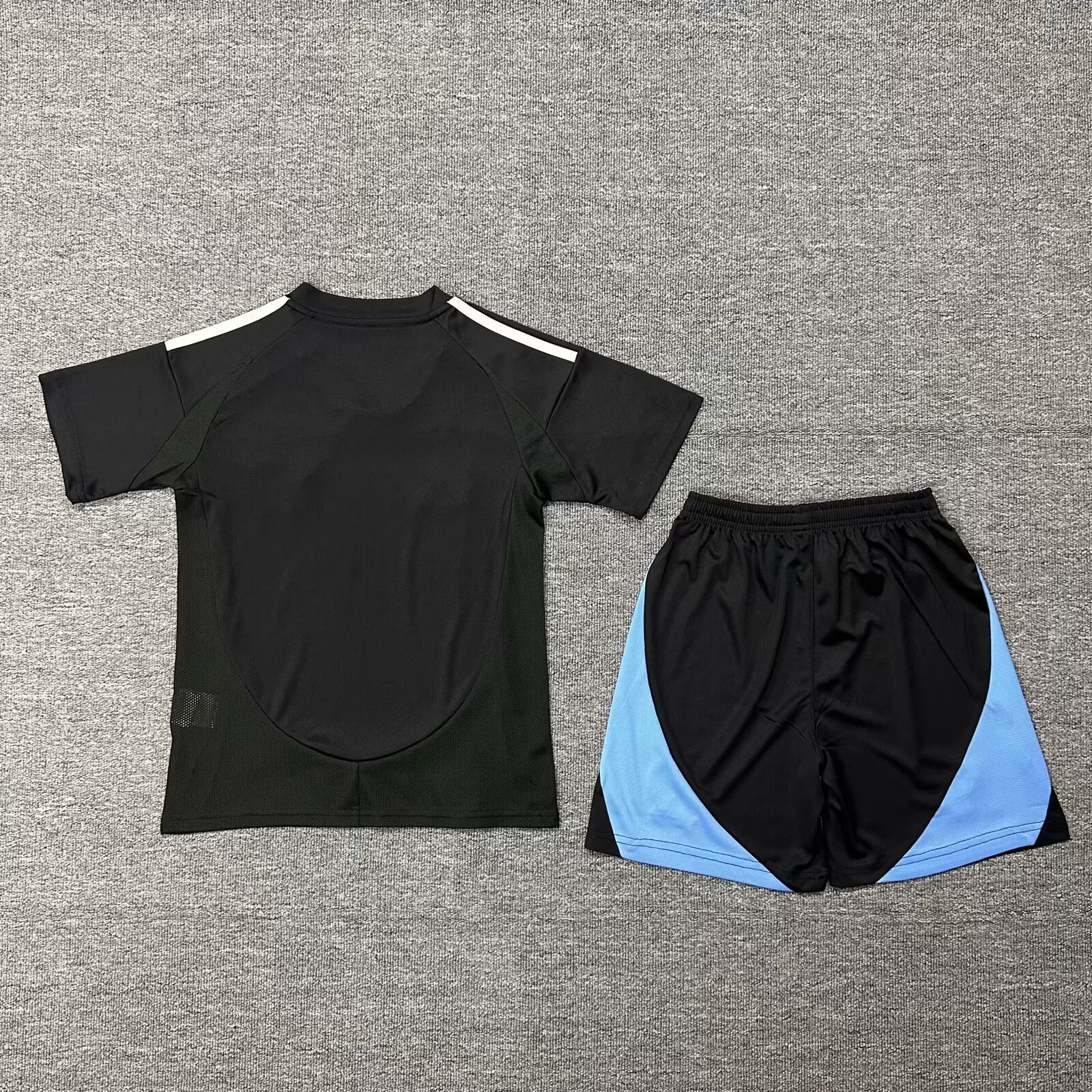 25-26 Charlotte away kids