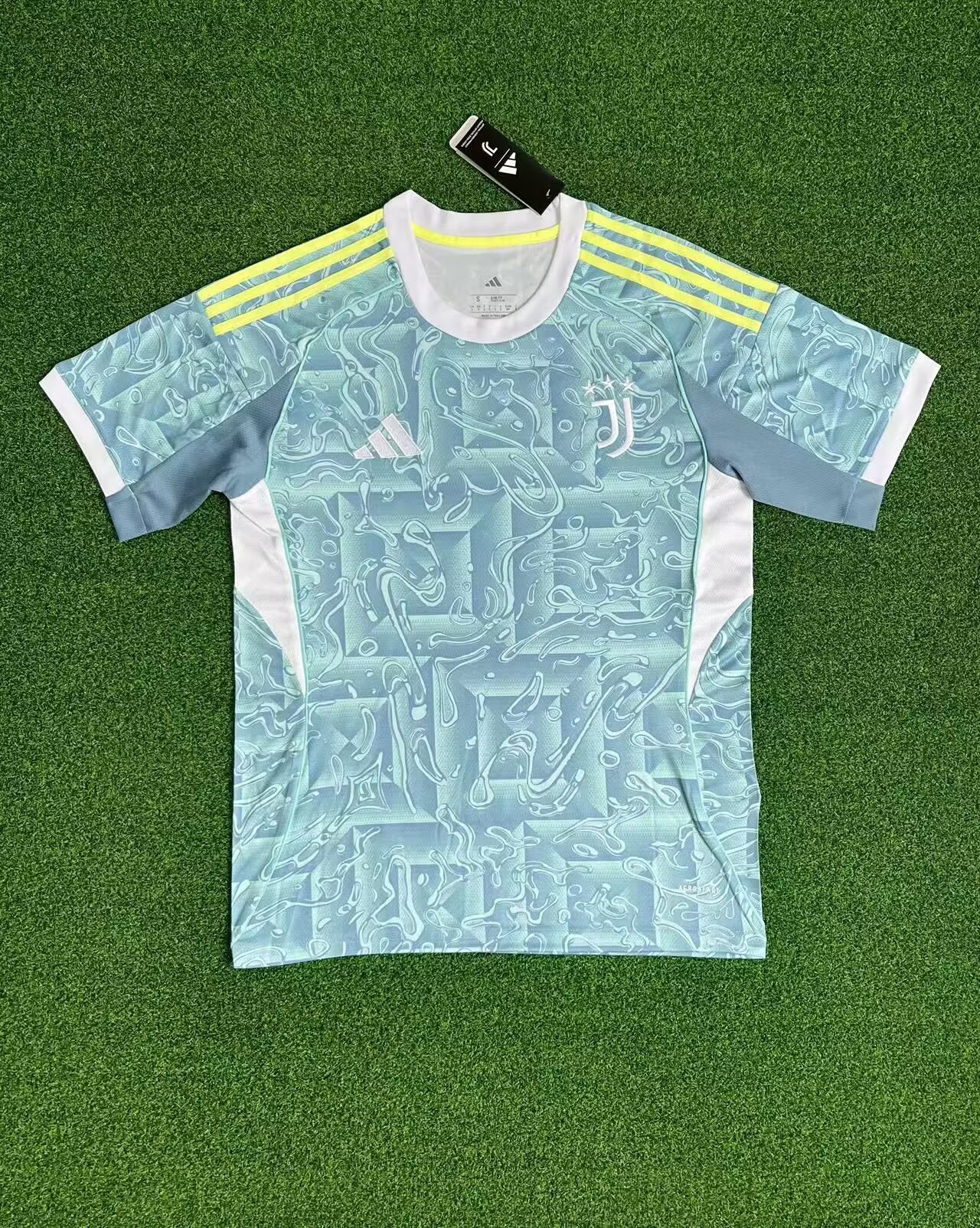 25-26 Juventus away game