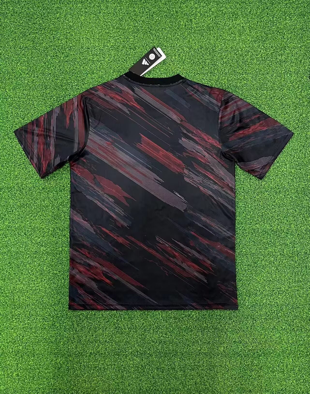 25-26 Bayern Red and Black Training Uniform