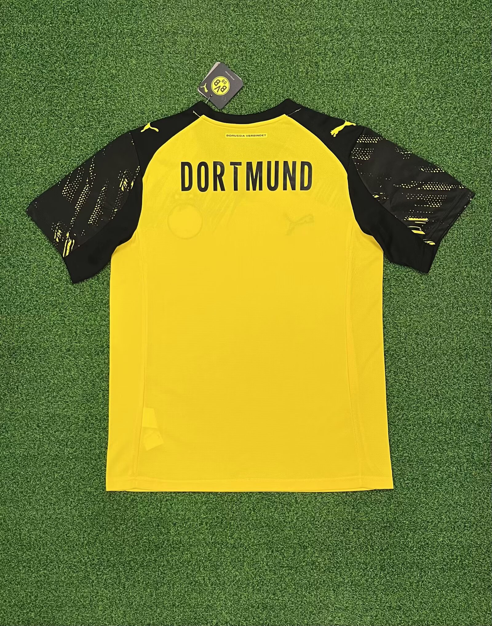 25-26 Dortmund home court