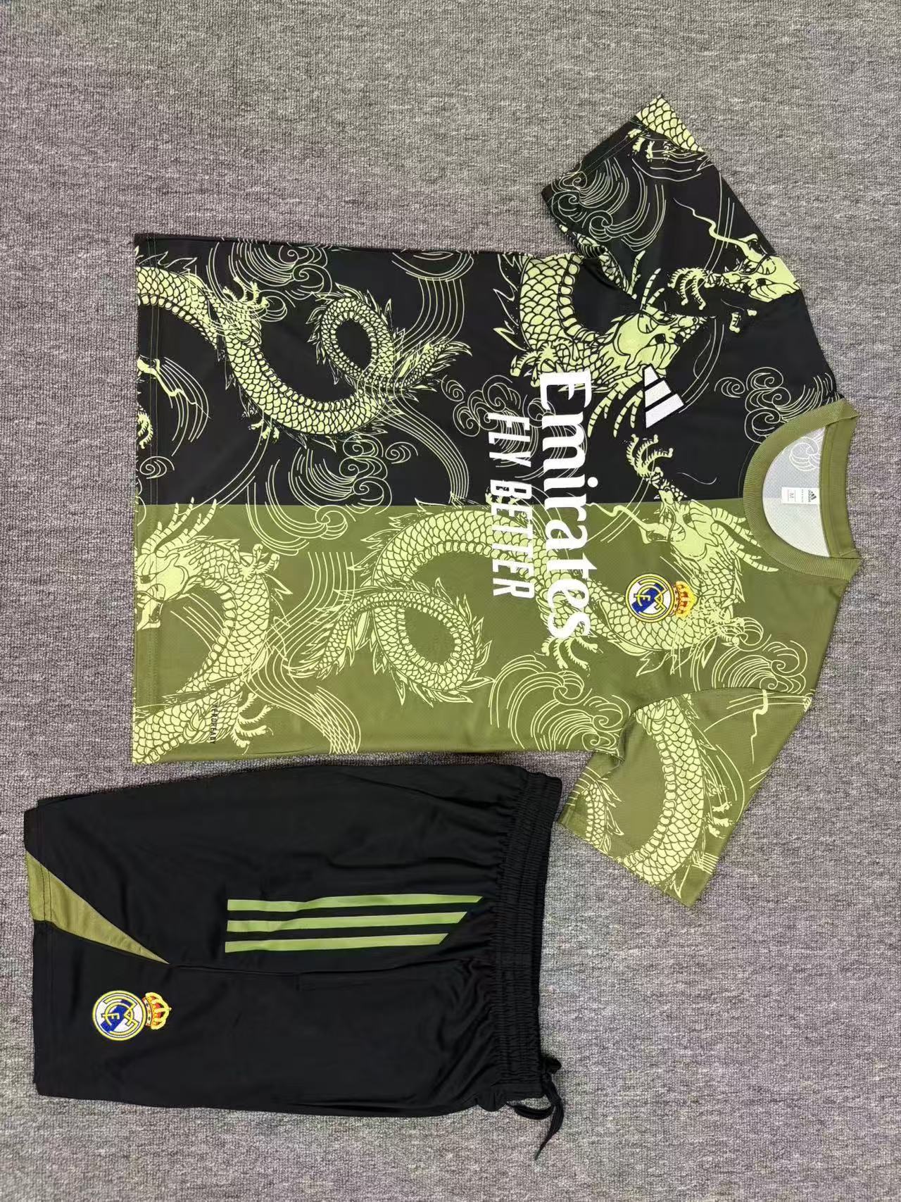 25-26 Short sleeved Real Madrid Black and Green [Special Edition] Kids+Adult Set