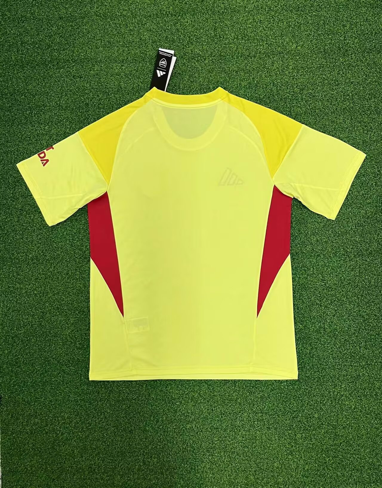 25-26 Yellow Arsenal goalkeeper