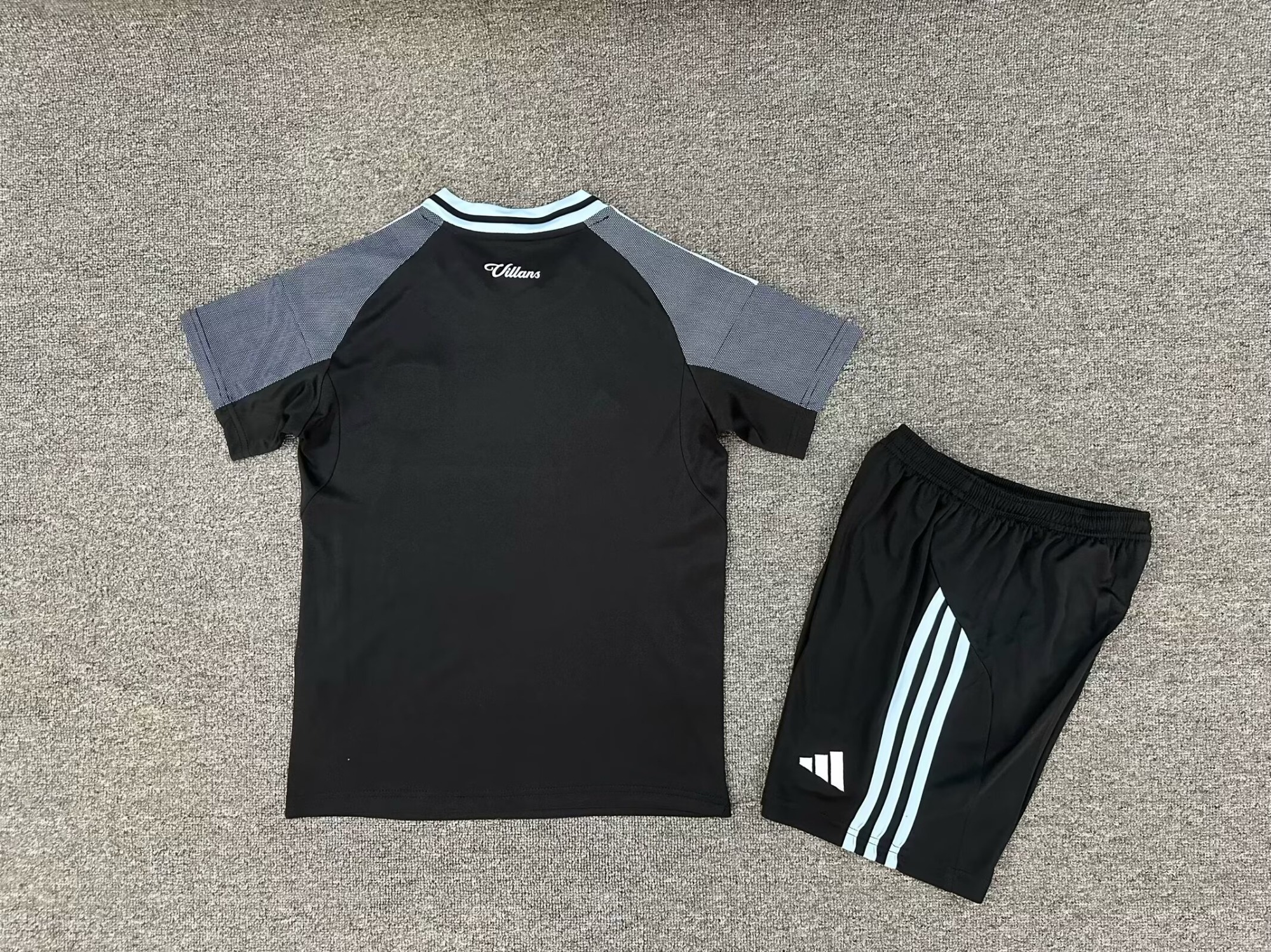 25-26 Aston Villa away kids