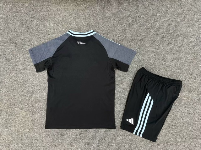 25-26 Aston Villa away kids