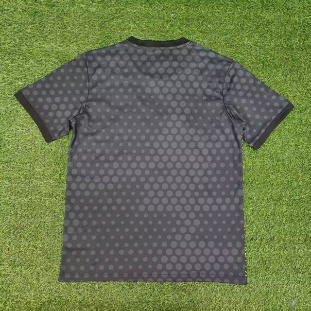 25-25 Barcelona Black Special Edition