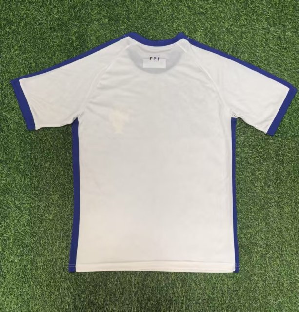 25-26 Portugal off white size 7 T-shirt