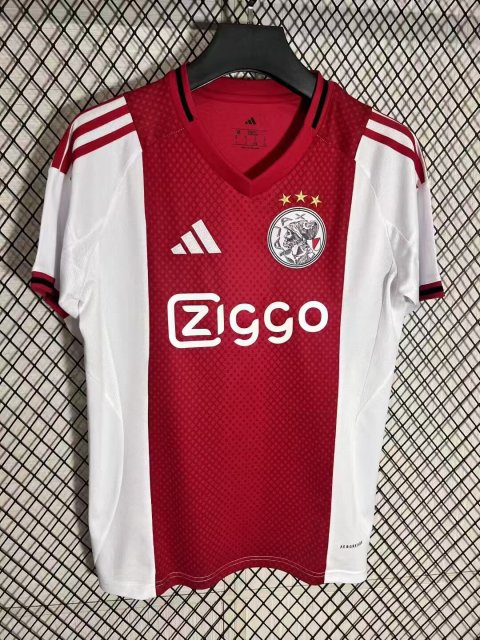 25-26 Ajax at home