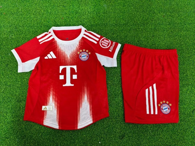 25-26 player version Bayern home kids