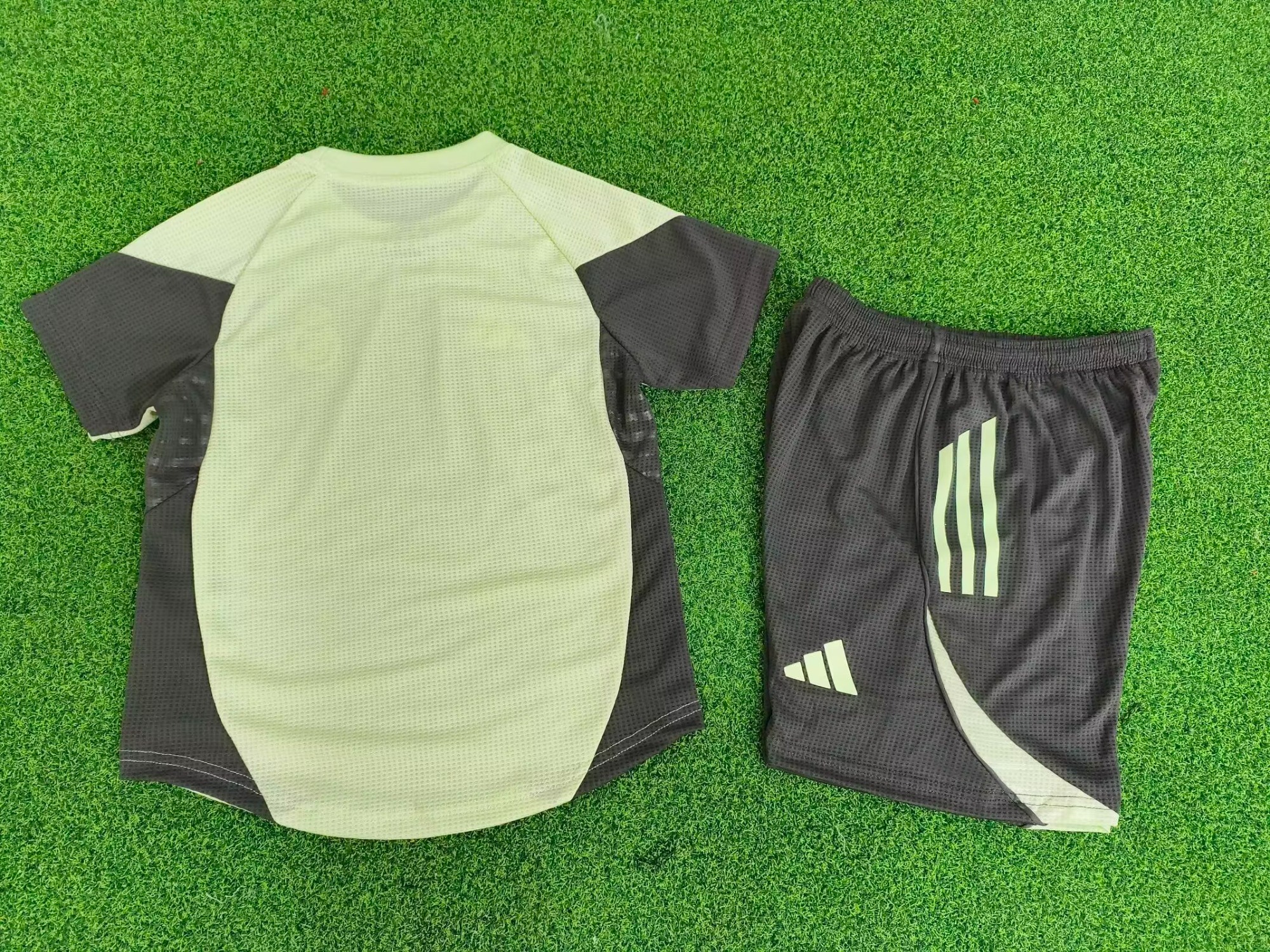 25-26 Player Edition Real Madrid Training Uniform Light Green Kids