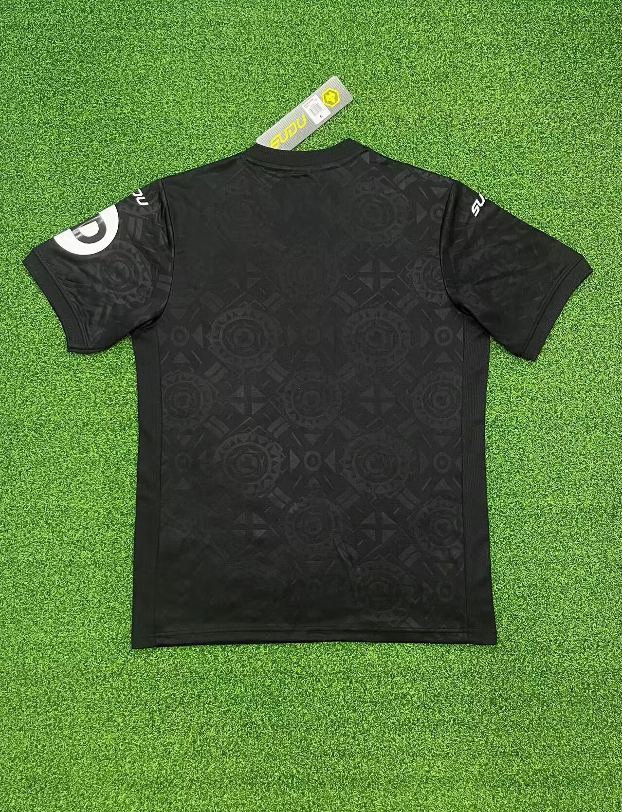 25-26 Wolverhampton Wanderers' home goalkeeper