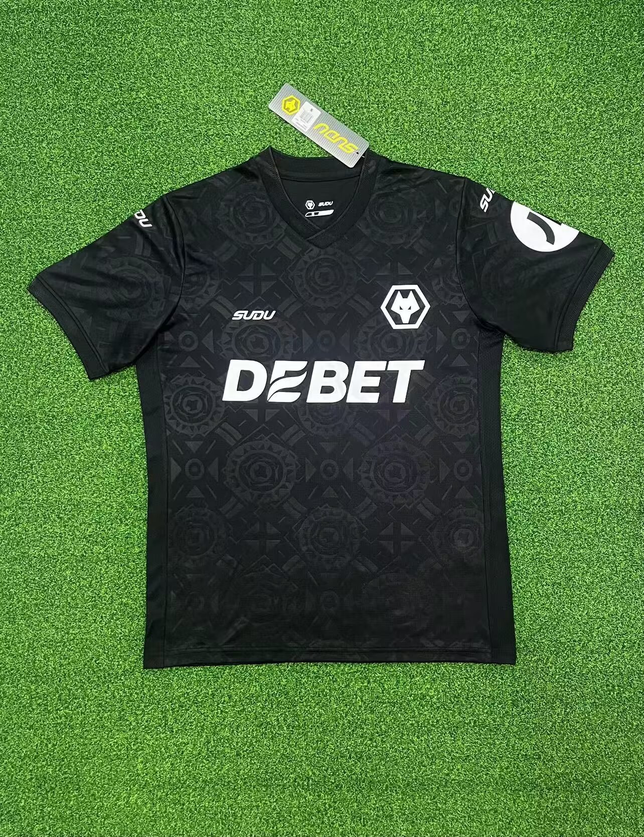 25-26 Wolverhampton Wanderers' home goalkeeper