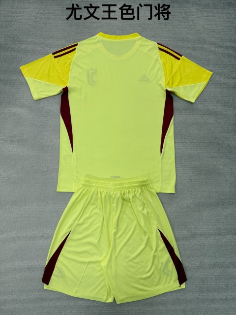 25-26 Juventus Yellow Goalkeeper Kids+Adult Set