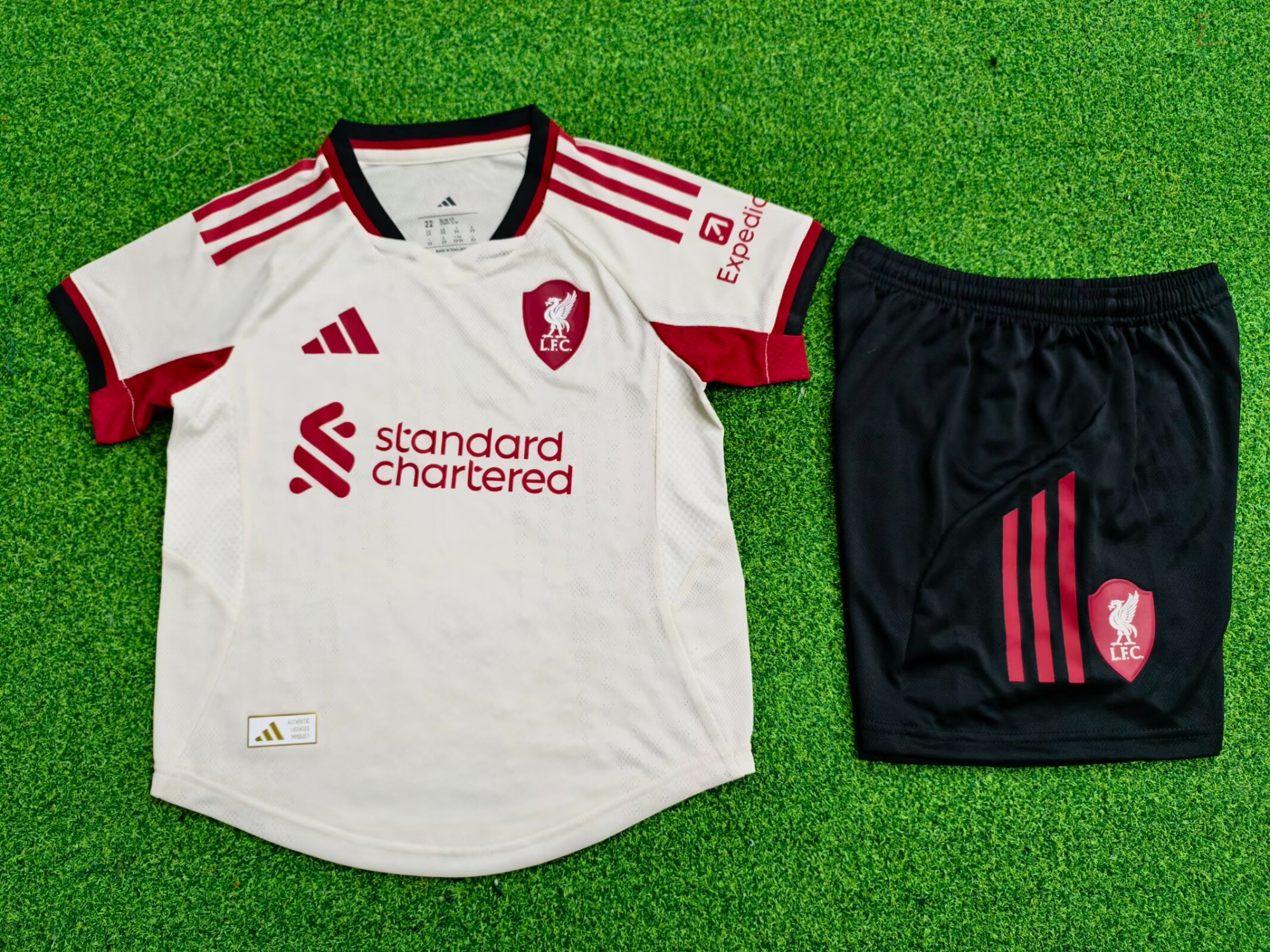 25-26 Player Edition Liverpool away kids